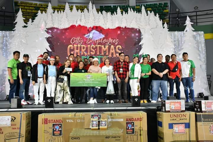 Dasmariñas City employees celebrate Christmas party